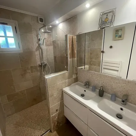 Climatisee Et Salle De Bain Independantes A 200m De La De Fabregas * La Seyne-sur-Mer